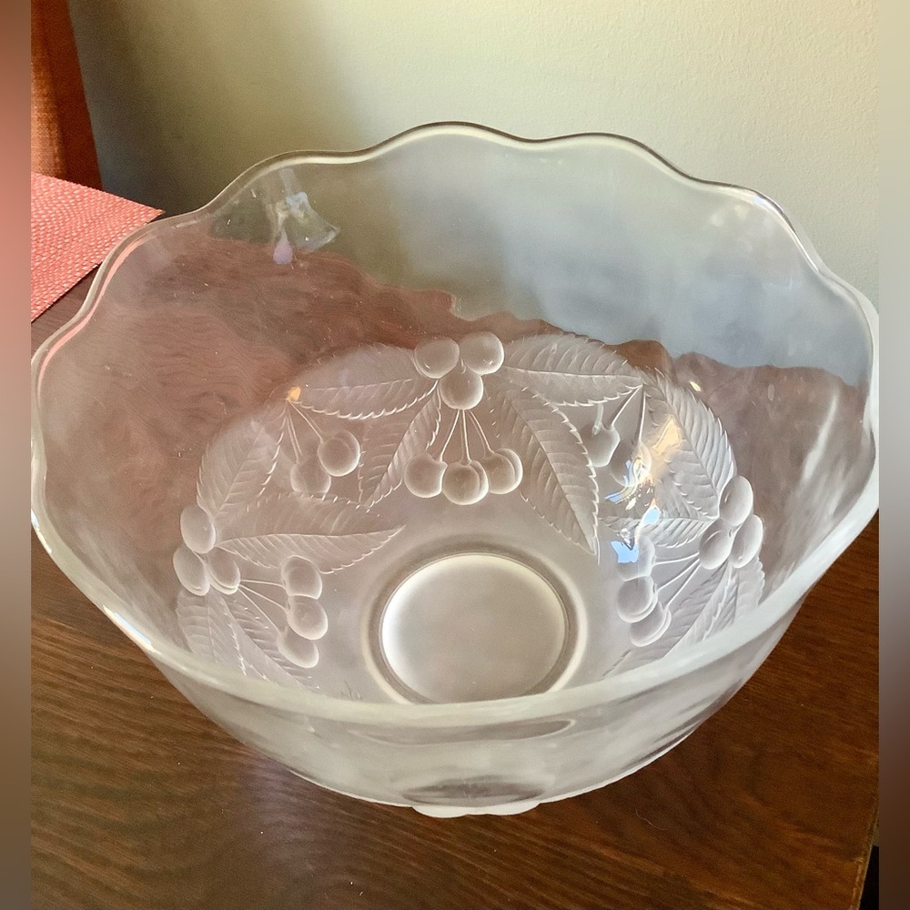 Vintage 1980s Bountiful Cherries Mikasa salad bowl
